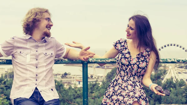 Paar hat Date im Freien — Stockfoto