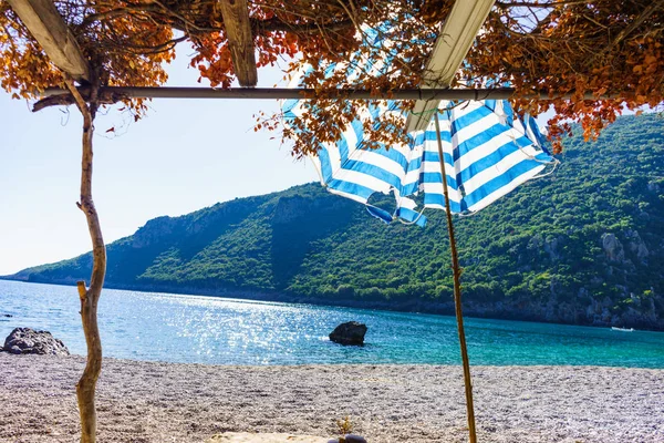 Písečná pláž a moře, Řecko — Stock fotografie