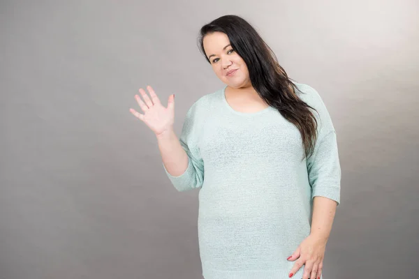 Plus Size Mogen kvinna i Jumper — Stockfoto