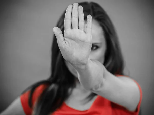 Γυναίκα που δείχνει στάση χειρονομία — Φωτογραφία Αρχείου