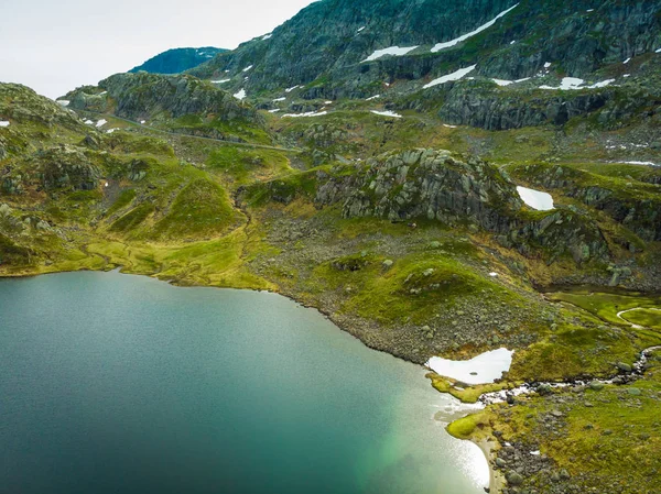 Flygvy. Sjöar i fjäll Norge — Stockfoto