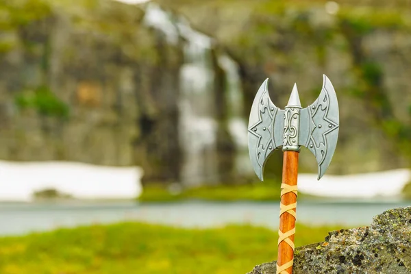 Viking accessoire op de natuur, Noorwegen — Stockfoto