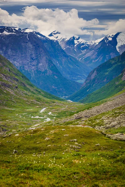 Вид на горы из Gamle Strynefjellsvegen Norway — стоковое фото