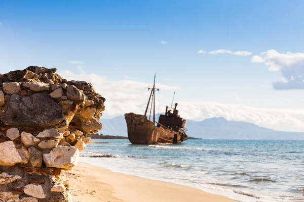 Gythio Yunanistan yakınındaki ünlü batık — Stok fotoğraf