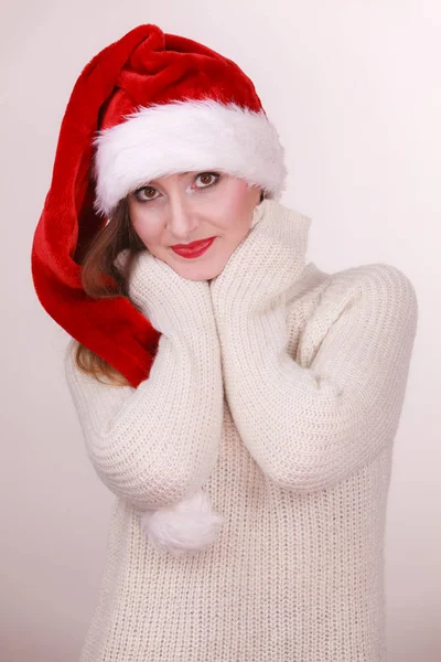 Žena v klobouku Santa Clause — Stock fotografie