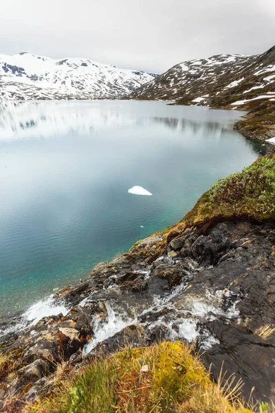 Djupvatnet sjön, Norge — Stockfoto