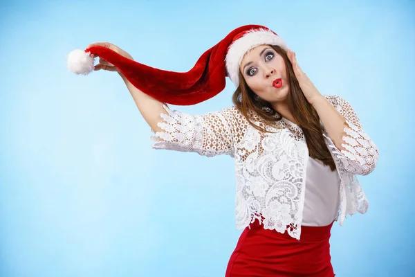 Mujer divertida en Navidad Santa sombrero —  Fotos de Stock