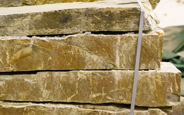Şantiyede taş duvar malzemesi — Stok fotoğraf