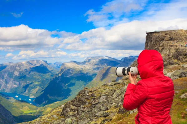 Turist alarak fotoğraf--dan Dalsnibba alan Norveç — Stok fotoğraf