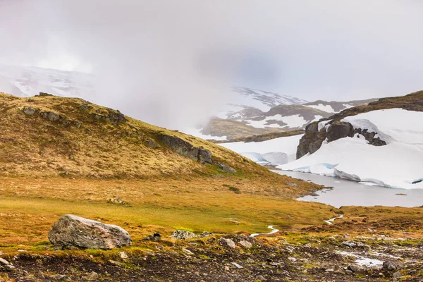 Νορβηγία Γραφικό Ορεινό Τοπίο Στο Μουντό Βροχερή Μέρα Του Καλοκαιριού — Φωτογραφία Αρχείου