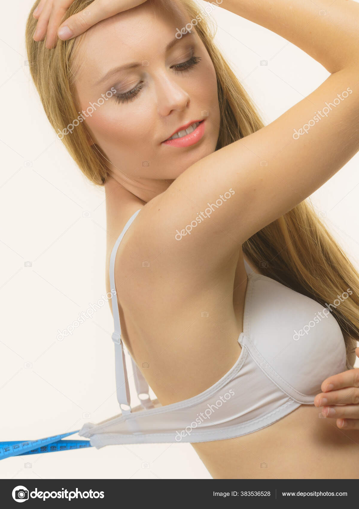 Woman Wearing Wrong Bra Underbust Band Too Loose Female Breast Stock Photo  by ©Voyagerix 383536528