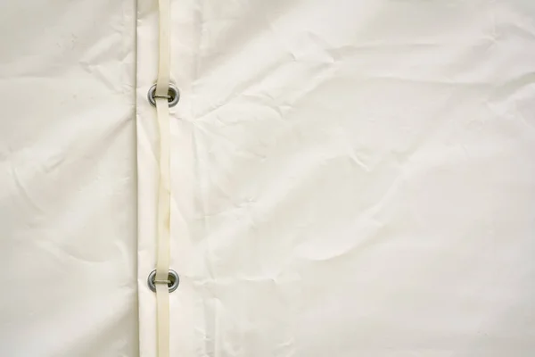 白色防水布或防水防水布 系在腰带上 — 图库照片