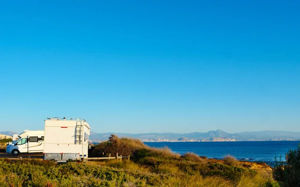 Kamperen Het Strand Spaanse Costa Blanca Kustlijn Met Campers Spanje — Stockfoto