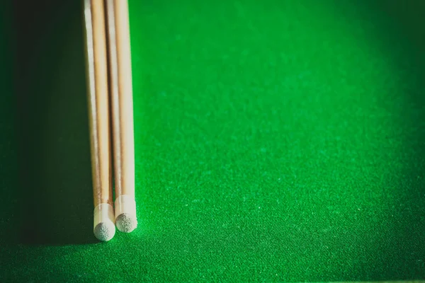 Bilhar Cue Sticks Mesa Verde Jogo Piscina — Fotografia de Stock