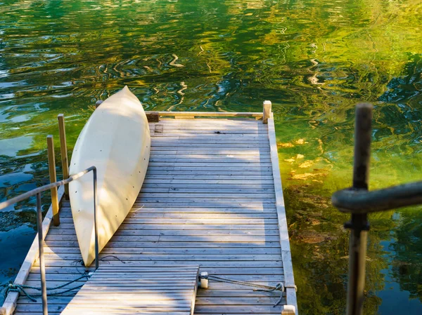 Old Wooden Pier Boat Fjord Lake Summer Peaceful Norwegian Landscape — Stock Photo, Image