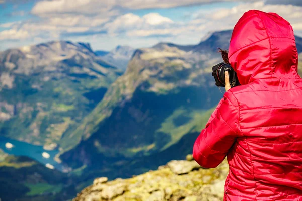 Tourismus Urlaub Und Reisen Touristinnen Fotografieren Mit Der Kamera Genießen — Stockfoto