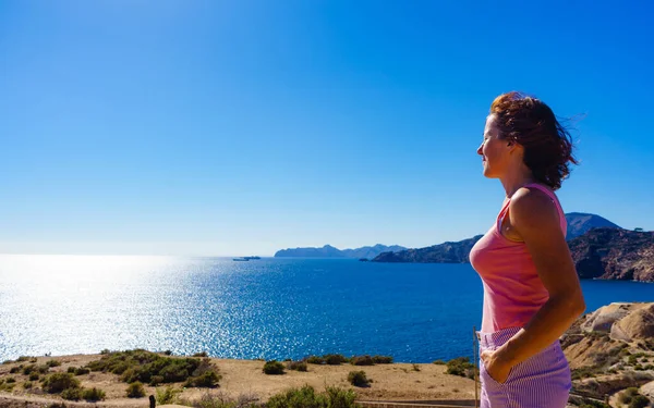 Mature Woman Eyes Closed Relaxing Sea Coast Enjoy Breeze Sunlight — Stock Photo, Image