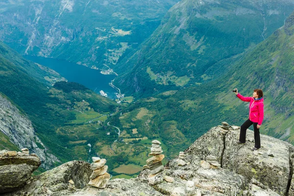 Turismo Vacanze Viaggi Femmina Turista Scattare Foto Con Macchina Fotografica — Foto Stock