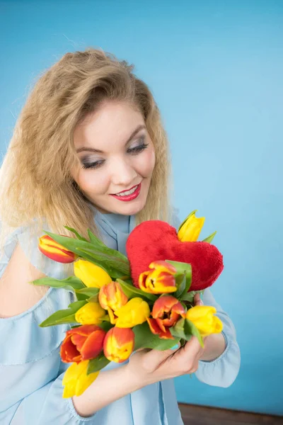 Internationella Kvinno Eller Alla Hjärtans Dag Attraktiv Lycklig Kvinna Blont — Stockfoto