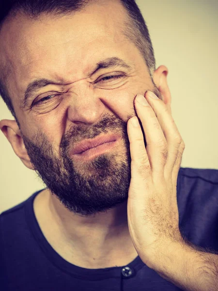 Portret Van Een Volwassen Man Die Tandpijn Heeft Tandheelkundig Probleem — Stockfoto