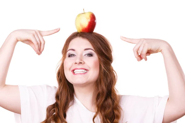 Mulher Jovem Alegre Maquiagem Olhos Femininos Segurando Grande Fruta Maçã — Fotografia de Stock