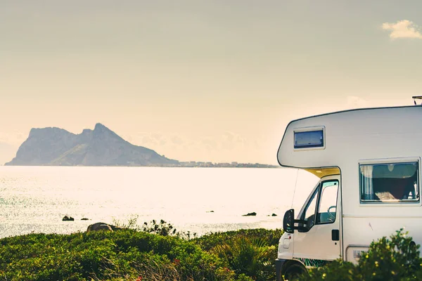 Caravana Costa Mediterránea España Gibraltar Vista Roca Horizonte Camping Naturaleza —  Fotos de Stock