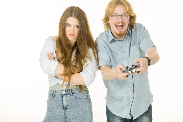 Mulher Está Brava Com Seu Namorado Porque Ele Joga Videogames — Fotografia de Stock