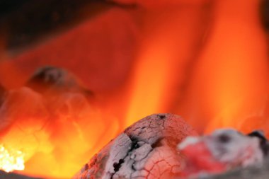 Kömür ve ısı arka plan ve doku Ateşten yanıyor alev