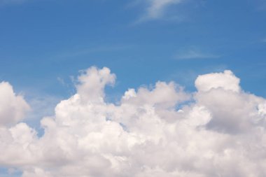 Arka plan ve mavi gökyüzü ve bulutlar doku