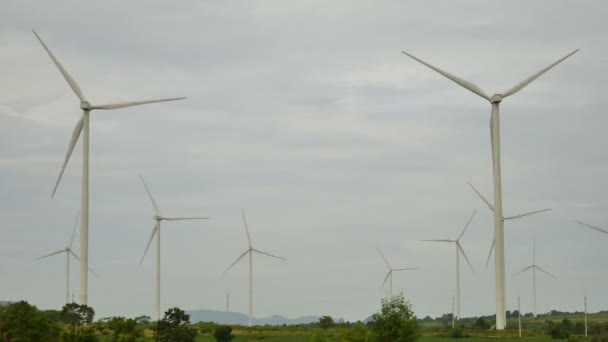 Větrné Turbíny Rotující Farmě — Stock video
