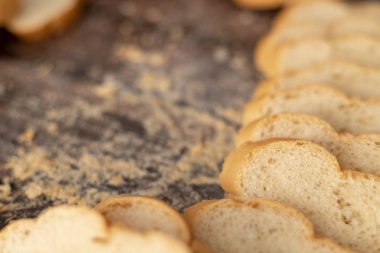 Fransız ekmekleri ahşap dilimlenmiş