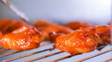 Fırında tavuk barbekü ızgara kapatın
