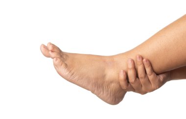 El ele tutuşup masaj yapan bir kadın..