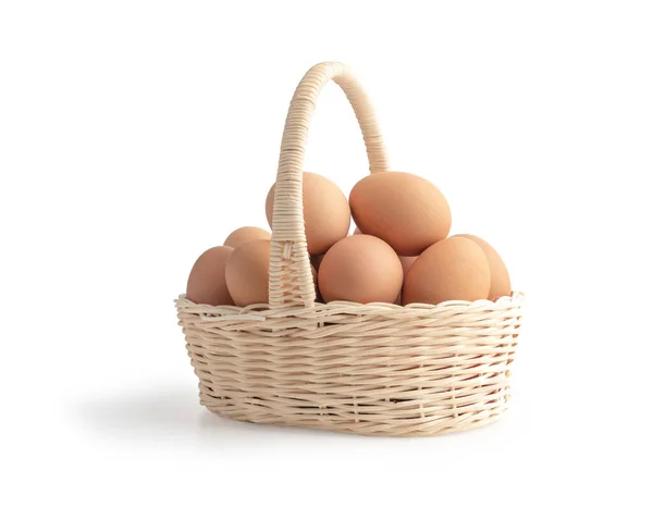 Telur Keranjang Kayu Latar Belakang Putih Dengan Jalur Kliping — Stok Foto