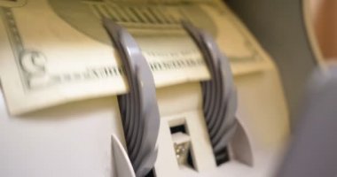 Bize dolar Lirası Döviz Alım Counter makine üstünde güveniyor