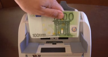 Sayım Euro banknot para birimi Counter makine üzerinde