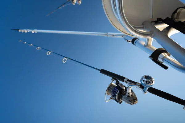 Fishing Rod Saltwater Motor Boat Fishery Day Blue Ocean Successful — Stock Photo, Image