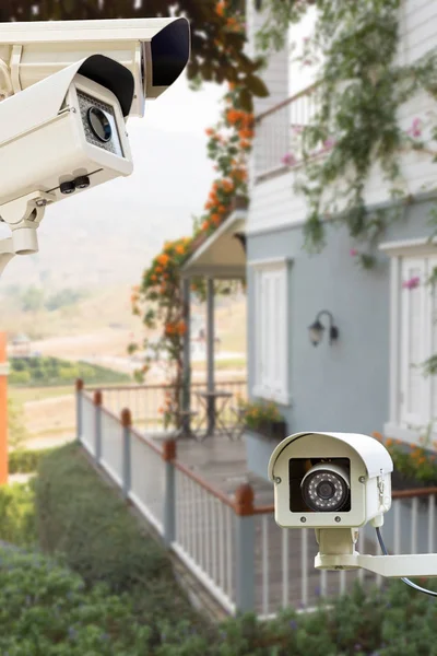 Κάμερα Ασφαλείας Cctv Λειτουργούν Αυλή Σπιτιού Υλικού Κατασκευής Σκεπής Θάμπωμα — Φωτογραφία Αρχείου