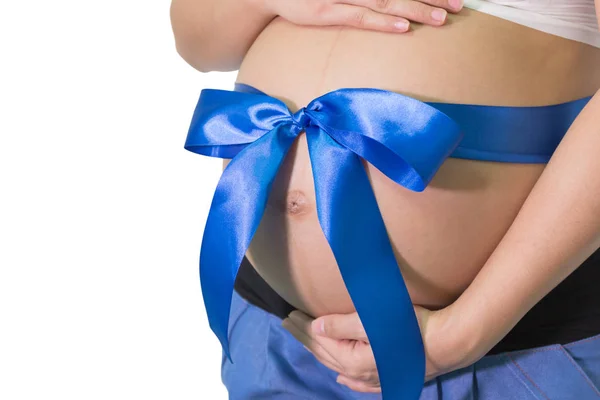 Zwangere Vrouw Handen Houden Buik Met Blauw Lint Cadeau Buik — Stockfoto