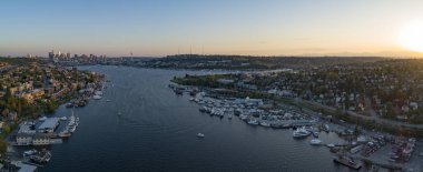 Seattle gökyüzü görünümü şehir Lake Birliği şehir gaz üzerinde çalışır