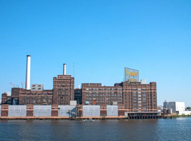 Baltimore, Maryland/Amerika Birleşik Devletleri - 24 Mayıs 2018: Domino şeker Rafinerisi Locust Point