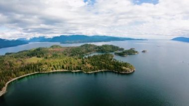 Adacıkları Bay M.ö Coast Kanada havadan görünümü