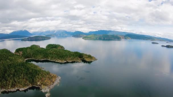 Coast Cortes Island Desolation Sound British Columbia Canada Aerial Flyover — Vídeos de Stock