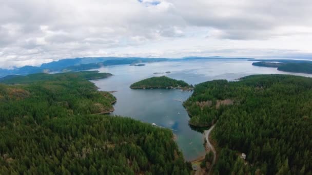 Baie Cortes Island à Mansons Landing BC Canada Vue Aérienne De La Péninsule Et Du Détroit De Georgia 
