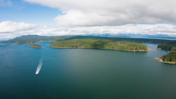 Campbell River Gowlland Adası Doğru Yukarıda Uçan Helikopter — Stok video