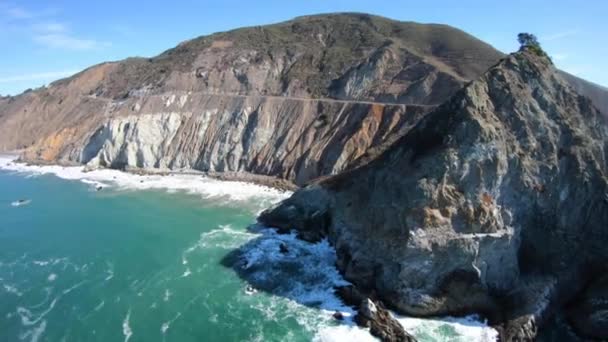 圣马特奥县海洋海岸线在直升机上沿海航视飞行北向飞行的悬崖 — 图库视频影像