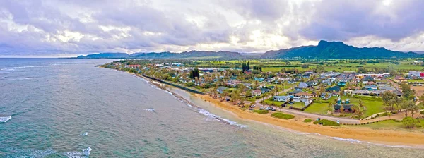 カパア カウアイ島ハワイの都市風景ビーチ バレー山の尾根 — ストック写真