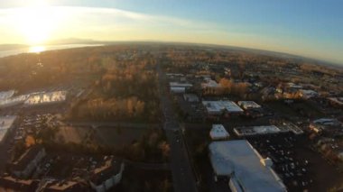 Bellingham Washington manzara okyanus Waterfront Sunflare güneşli gün helikopter karayolu trafik yukarıda görünümü