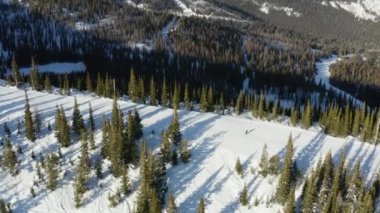 Kayak Idaho Schweitzer Mountain - hava perspektif güneşli dik kar yamaç