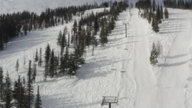 Ski Resort telesiyej havadan dağ kapalı